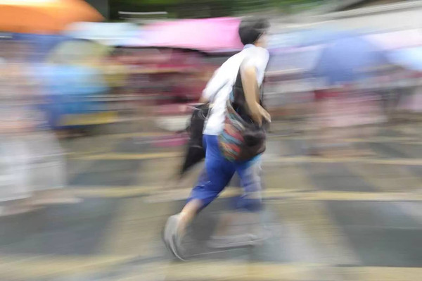 廣州暴雨突襲，高考繼續(xù)_除濕機廠家